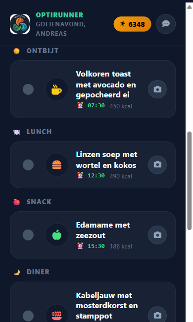 Het dagmenu in OptiRunner met ontbijt, lunch, snack en diner incl. tijden en calorieën